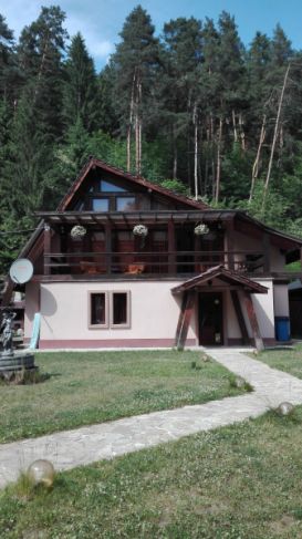 Vacation Home CASA VIP | accommodation Campulung Moldovenesc