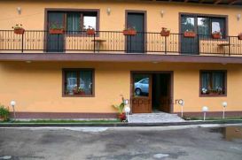 Vacation Home Casa Radu | accommodation Eselnita