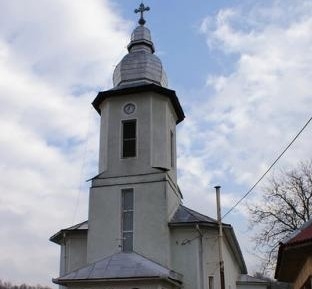 Biserica de lemn Sfintii Arhangheli Mihail si Gavriil din Dobricel