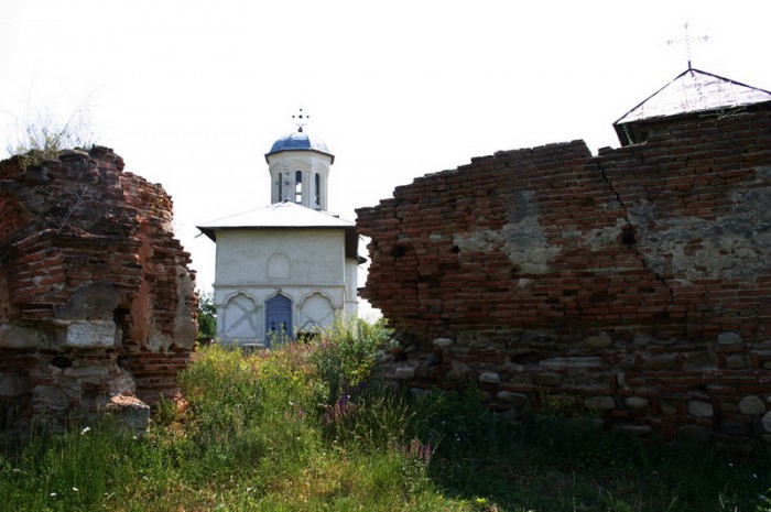 Cetatea-manastire Berca