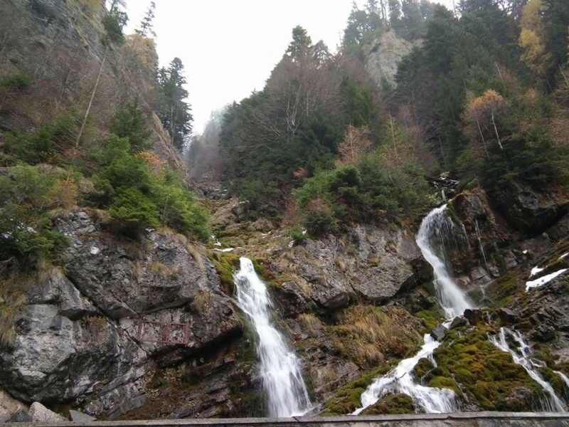 Cascada Valea Spumoasa Bucegi
