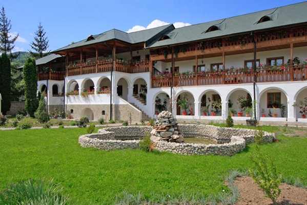 Manastirea Ostrov din Calimanesti