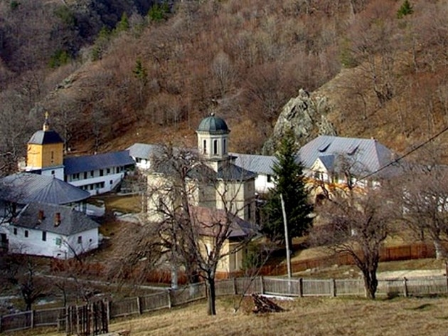 Manastirea Stanisoara din Calimanesti