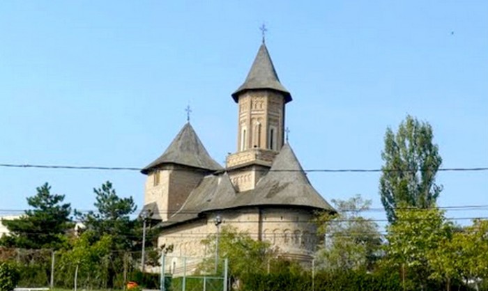 Biserica fortificata Sfanta Precista din Galati