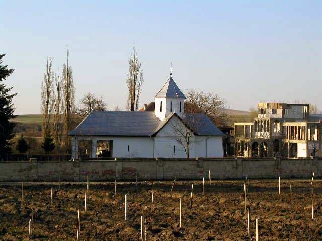 Manastirea Saraca din Semlacul Mic