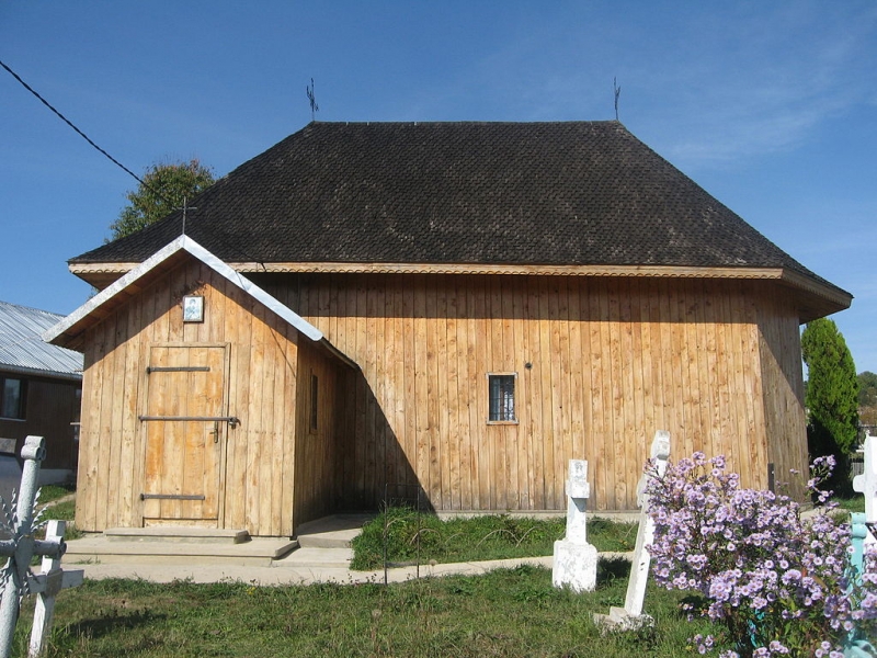 Biserica de lemn Adormirea Maicii Domnului din Madarjac
