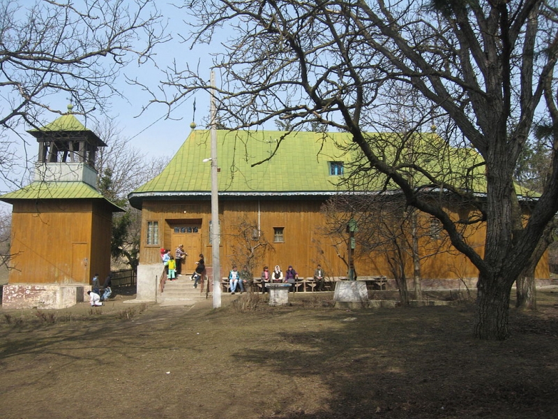 Biserica de lemn Sfantul Pantelimon din Dobrovat