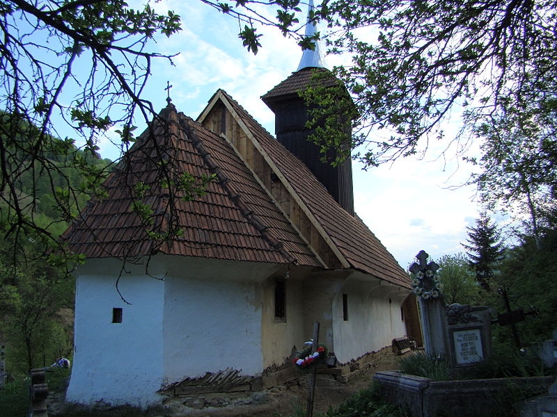Biserica de lemn Sfantul Ilie din Intregalde