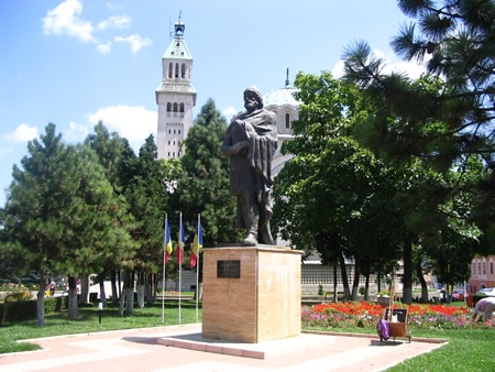 Statuia Regelui Burebista din Orastie