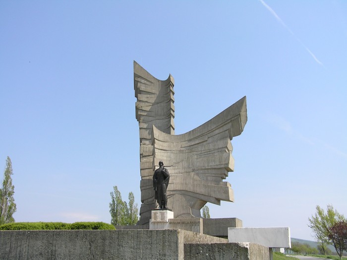 Monumentul eroilor de la Paulis