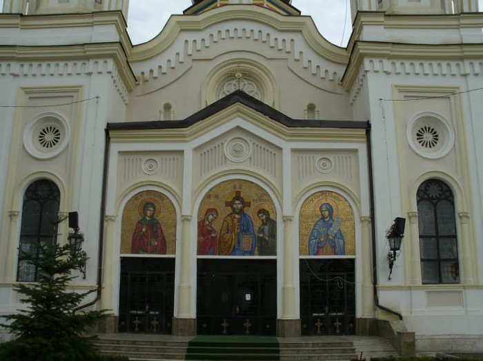 La Biserica Sfanta Vineri Din Ploiesti Incepe Pelerinajul La Moastele Sfintei Cuvioase Parascheva Ziarul Prahova