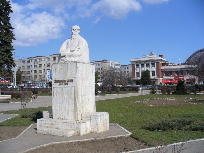 Statuia lui Constantin Dobrogeanu Gherea