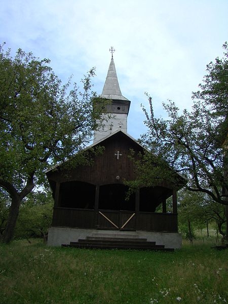 Biserica de lemn Nasterea Preacuratei din Remecioara