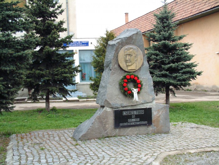 Monumentul Cseres Tibor