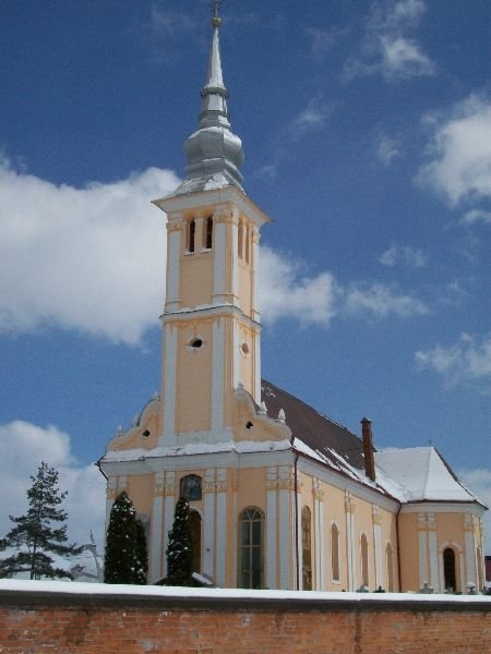 Biserica Sfintii arhangheli Mihail si Gavril din Satulung