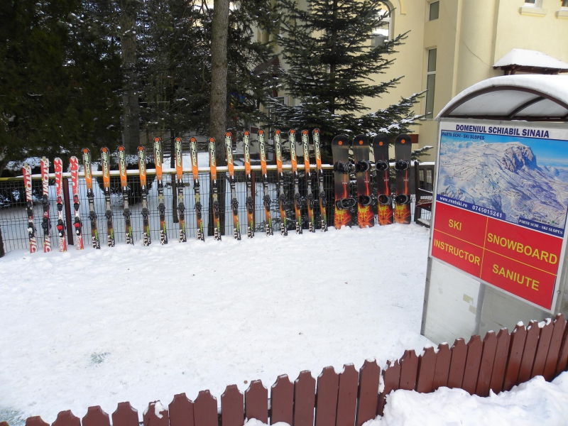 Centrul de inchirieri ski & snowboard Sinaia (Rentski)