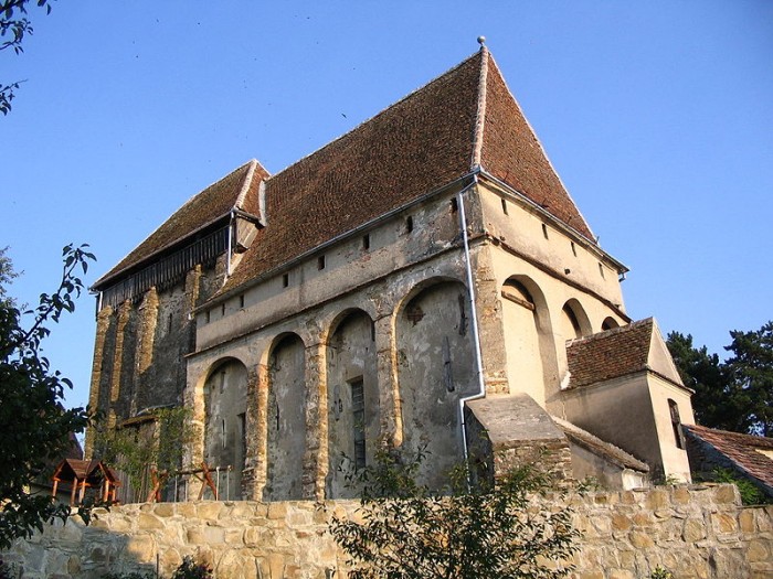 Biserica fortificata din Selistat