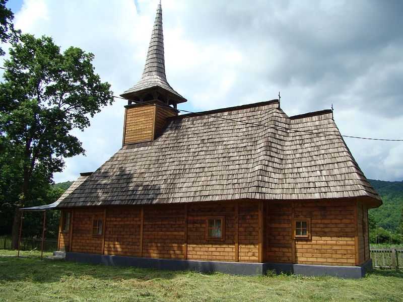 Biserica de lemn Sf.Dumitru din localitatea Razoare