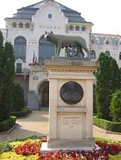Monumentul latinitatii Targu Mures