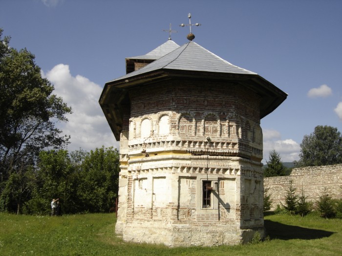 Biserica Sfantul Dimitrie a fostei Manastiri Bradu