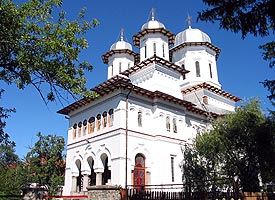 Biserica Sfintii Voievozi din Traisteni