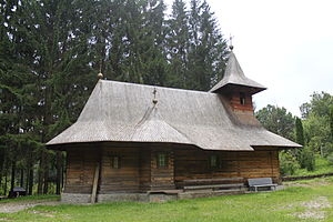 Biserica de lemn Sf. Voievozi din Vanatori-Neamt